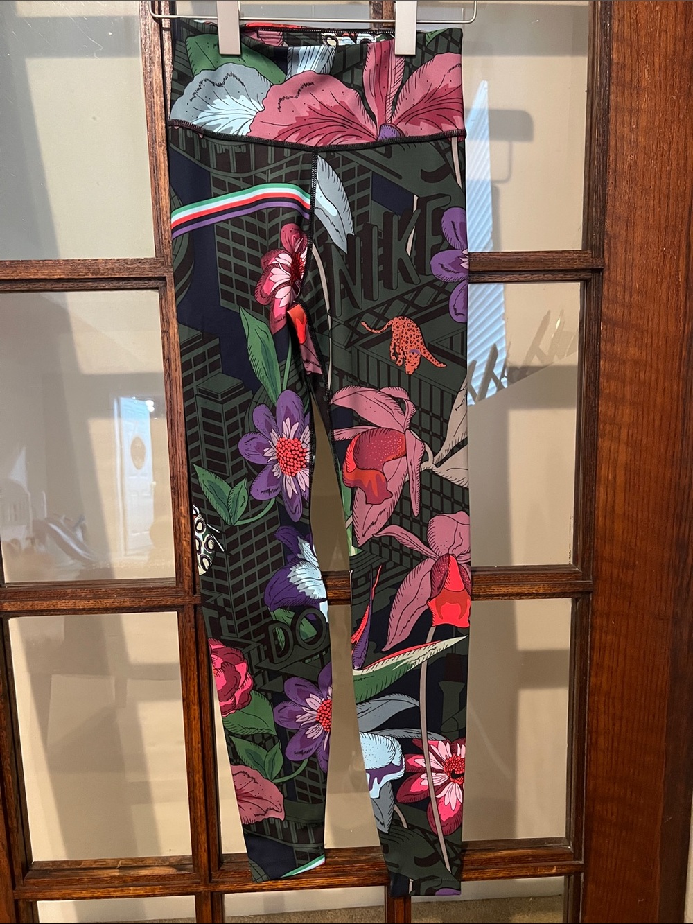 Nike Never worn Floral Graphic Leggings - Black with Pink & Purple